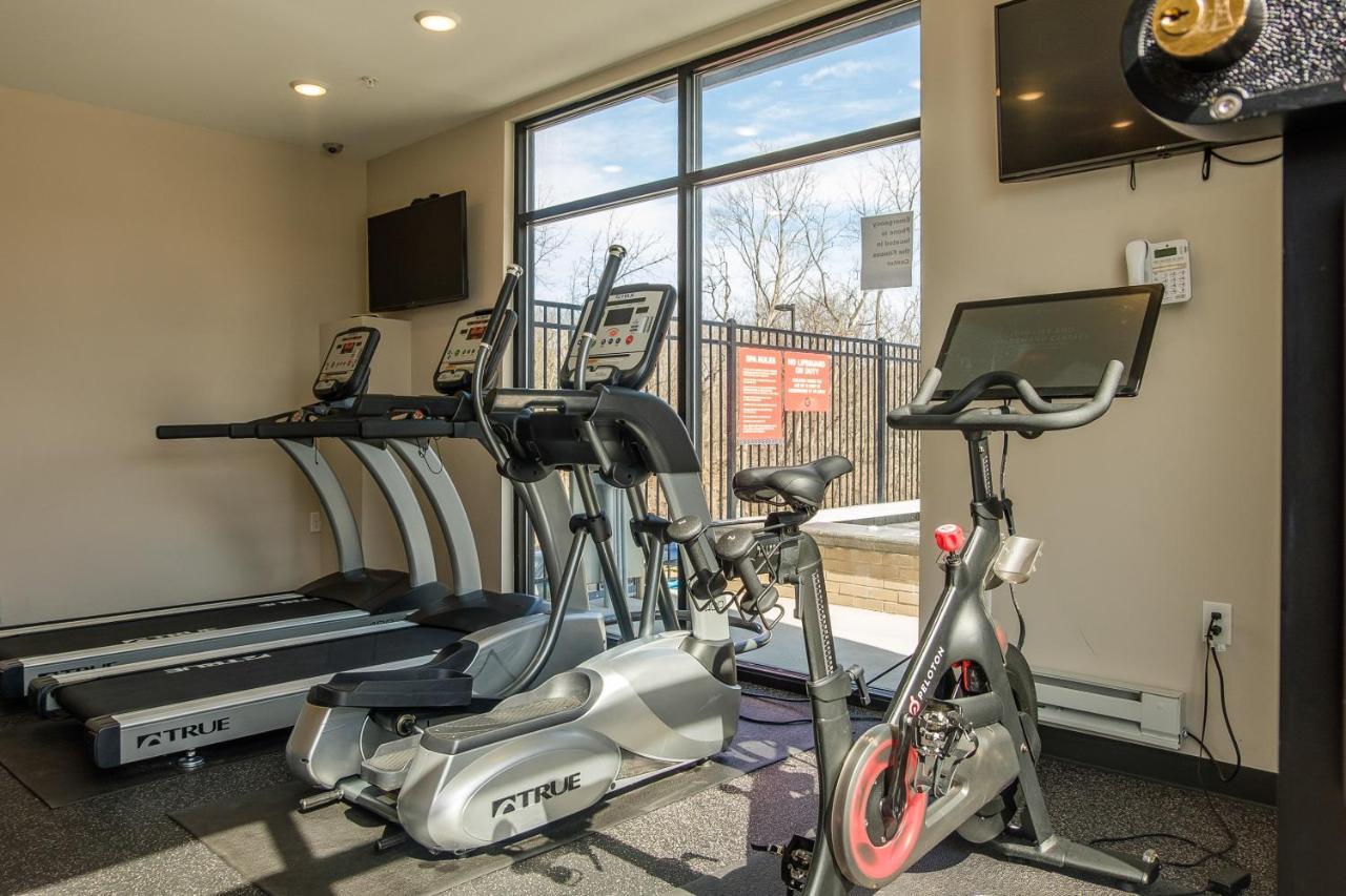 Frontdesk Core Apts Campustown 에임스 외부 사진